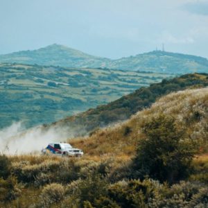 Alessandro ed Emiliano Tinaburri in testa dopo la prima tappa del Sardegna Rally Raid, la manifestazione che ha riportato auto e moto nella stessa gara che in Italia mancava da quarant'anni