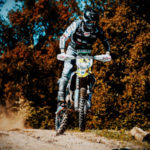 Sardegna Rally Raid. Tommaso Montanari, Husqvarna, e Mengozzi-Tassi, i primi vincitori della "nuova era"